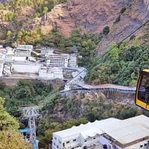 Kashmir With Vaishno Devi Tour